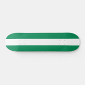 Skateboard avec drapeau du Nigeria (Horz)