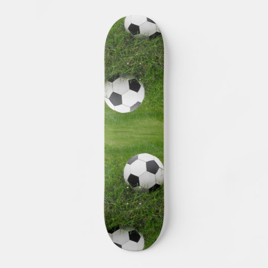 Skateboard Ballon de football dans l'herbe (Recto)