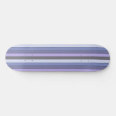 Skateboard Bandes De Couleurs Violet Et Gris Sur Papier Aquar (Horz)
