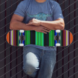 Skateboard Bandes minces et colorées - 1<br><div class="desc">Produit de design personnalisé avec un motif coloré. Personnalisez ce modèle avec vos oeuvres. Transférez cette conception à n'importe quel article.</div>