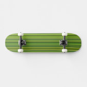 Skateboard Beaucoup de bandes colorées dans le motif vert (Horz)