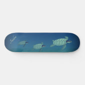 Skateboard Belle nage tortues de mer et calligraphie (Horz)