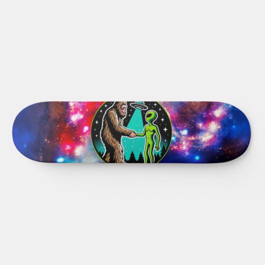 Skateboard Bigfoot Alien Alliance - Funny Scifi Cryptid (Horz)