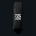 Skateboard Black & White Funny Cool Votre QR Code Pro personn<br><div class="desc">Créez votre propre skateboard en noir et blanc,  simple minimaliste et moderne personnalisé quatre QR Code. Définissez votre QR Code préféré dans cette conception. Don drôle et cool,  attrapez aujourd'hui!</div>