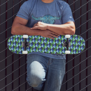 Skateboard Bleu Rétro et Triangles Géométriques Verts