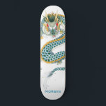 Skateboard Blue Gold Dragon personnalisé<br><div class="desc">Carte de skateboard de dragon d'art asiatique audacieuse personnalisée avec votre nom dans un type sans serif rouge. Or bleu gras et noir.</div>