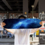 Skateboard Blue Nebula | Planche de planche à roul<br><div class="desc">Skateboard Blue Nebula | Space Skateboard Deck - Ce Skateboard Space personnalisé fait un excellent cadeau pour toute personne amoureuse des étoiles.</div>