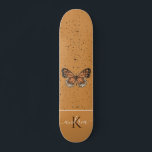 Skateboard Boho Butterfly Orange Grunge Nom Joli<br><div class="desc">Ce skateboard cool avec illustration de papillon boho,  nom personnalisé & monogramme ferait un cadeau merveilleux pour quelqu'un qui est dans le skateboard! Ajoutez facilement le nom et l'initiale souhaités en cliquant sur l'option "personnaliser ce modèle".</div>