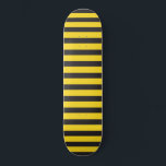 Skateboard Bumblebee Noir Jaune Lignes horizontales Bumble Be<br><div class="desc">Vous verrez comment tout le monde va adorer l'esthétique du bourdon mignon que ce design a juste en combinant deux couleurs. Pour les amateurs de classique et de simple, c'est grand. Si vous voulez montrer à tout le monde combien vous aimez les abeilles, ce design amusant et mignon avec des...</div>
