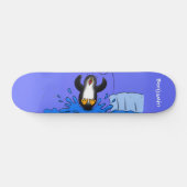 Skateboard Caricature de manchot joyeux sautant (Horz)