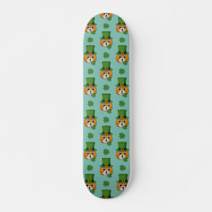 Skateboard Cat w Green Casquette et Shamrock Motif de St Patr