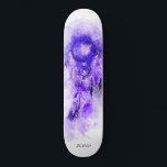 Skateboard *~* Catcher de rêve chamanique de la tribu des Boh<br><div class="desc">* Western BOHO American Watercolor Abstrait Dream Catcher Journey with nice Feathers as a Shamanic symbole for a Native American Spiritual Healer or BOHEMIAM design. * * *** Les couleurs sont principalement Amethyst PURPLE profond sur BLANC. Ce design ésotérique populaire boho créatif abstrait attrapeur de rêve moderne et de plumes...</div>