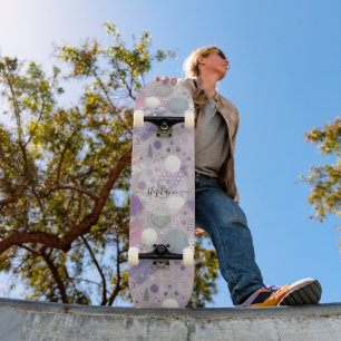 Skateboard Cercles violets Abstraits avec accents de bandes d