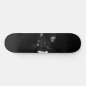 Skateboard Chat noir aux yeux jaunes dans le noir (Horz)