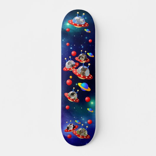 Skateboard Chatons cosmiques en Alien vaisseau spatial OVNI S (Devant)
