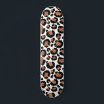 Skateboard Cheetah - Motif Leopard<br><div class="desc">Cheetah ou motif animal tacheté léopard blanc et d'or. Le Poster de animal Big Cat utilise des feuilles d'or et d'un style faux moderne. Le Cheetah Print fait un grand cadeau pour une fête sauvage.</div>