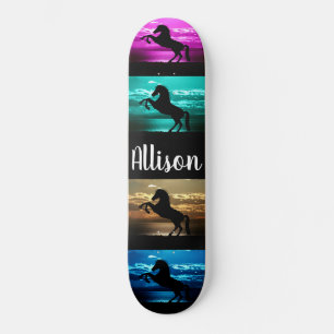 Skateboard Cheval noir violet, Bleu, Turquoise, Ciel doré & E