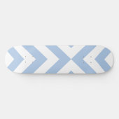 Skateboard Chevrons bleu clair et blanc (Horz)