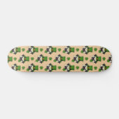 Skateboard Chien mignon avec Casquette et Shamrock St Patrick (Horz)