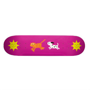 Skateboard Chien mignon de bande dessinée chassant la planch