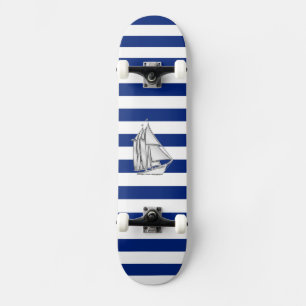 Skateboard Chrome Comme bateau à voile sur les rayures nautiq