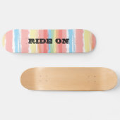 Skateboard Circuler Sur Bleu Rose Yellow Aquarelle Rayures (Horz)