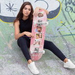 Skateboard Collage de photos de la famille Girly Pink<br><div class="desc">Le skateboard est le cadeau idéal pour les femmes branchées et familiales d'aujourd'hui. D'un point de vue esthétique, il est conçu pour attirer l'oeil et séduisant les goûts des filles - avec un arrière - plan lisse et délicat à texture rose, entouré d'étoiles blanches et personnalisé avec quatre photos de...</div>