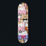 Skateboard Coloré drôle Nerdy Chats Kitten Motif Whimsical<br><div class="desc">Ce skateboard mignon avec un motif nerdy mignon kitten ferait un cadeau merveilleux pour tous ceux qui aiment les chats !</div>