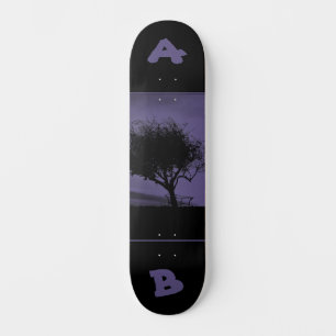 Skateboard Conception d'arbre violet et noir avec initiales p