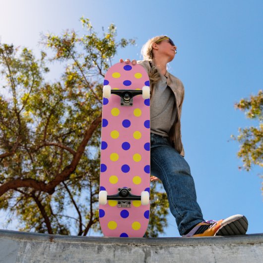 Skateboard Conception de points polka rose bleu jaune (Extérieur 1)