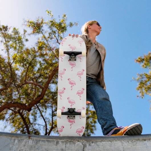 Skateboard Cool rose Tropical Flamingo Patte sur blanc (Extérieur 1)