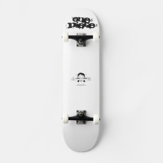 Skateboard couleur blanche d'une pièce