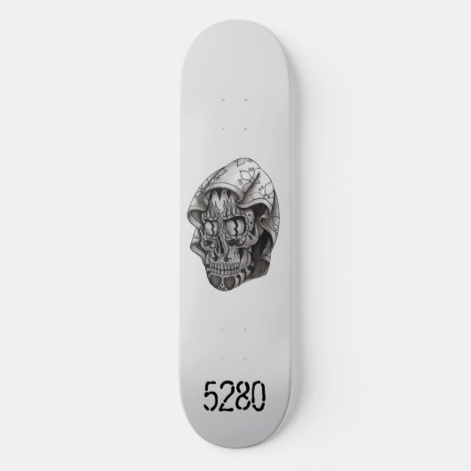 Skateboard Crâne encapuchonné (Recto)