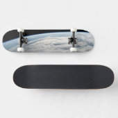 Skateboard Cyclone Tropical Idai Au-Dessus De La Côte D'Afriq (Horz)