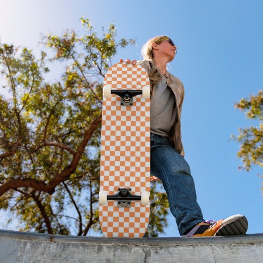 Skateboard Damier orange visuel classique (Extérieur 1)