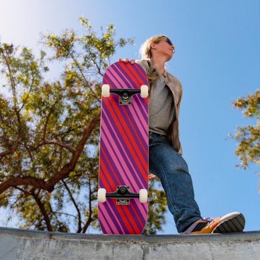 Skateboard Design à rayures verticales rose violet rouge (Extérieur 1)