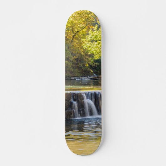 Skateboard Déversement Au-Dessus De La Route (Devant)