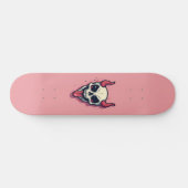 Skateboard Diablesse qui tire la langue sur fond rose (Horz)