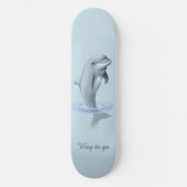 Skateboard Dolphin moderne chic & Script sur bleu clair (Recto)