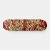 Skateboard Dragon d'or embouti sur papier satin rouge (Horz)