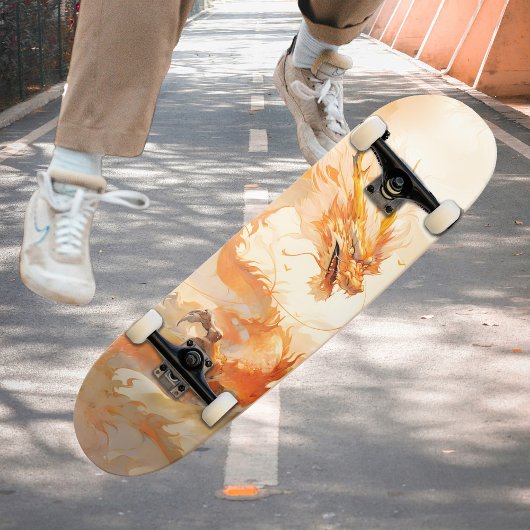 Skateboard Dragon d'or mythique cool qui s'envole dans les nu