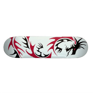 Skateboard dragon rouge et noir