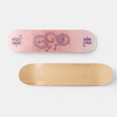 SKATEBOARD DRAGON SUR LE ROSE (Horz)