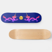 Skateboard Dragons en rose, rouge et bleu sur le bleu (Horz)