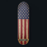 Skateboard Drapeau américain Patriotique Personnalisé Bois Ru<br><div class="desc">USA American Flag skateboard dans un motif de grunge usé en mauvais état sur le bois. Cette conception de skateboard de drapeau des Etats-Unis d'Amérique avec étoiles et rayures en rouge blanc et bleu est parfait pour les militaires, cadeaux de graduation. Personnalisez ce skateboard drapeau américain avec le nom. DROIT...</div>
