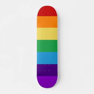 Skateboard drapeau arc-en-ciel
