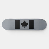 Skateboard Drapeau canadien en noir (Horz)