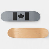 Skateboard Drapeau canadien en noir (Horz)