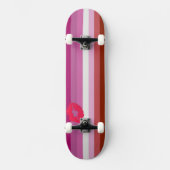 Skateboard Drapeau de fierté lesbienne au rouge à lèvres Slip (Recto)