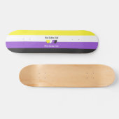 Skateboard Drapeau de fierté non-binaire avec les coeurs (Horz)